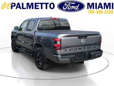 Used 2023 Nissan Frontier SV w/ Midnight Edition Package AWD/4WD image 4