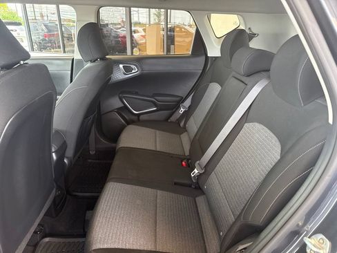 Used 2021 Kia Soul EX FWD image 15