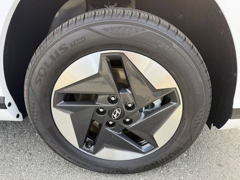 Used 2024 Hyundai Kona SEL image 48