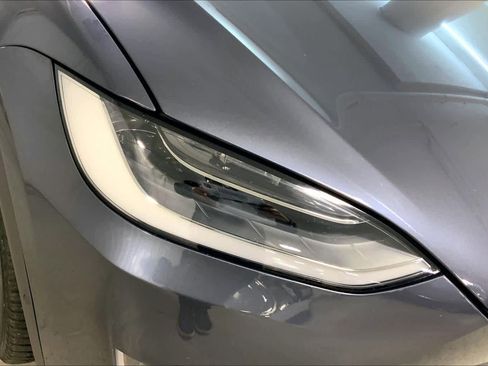 Used 2018 Tesla Model X 75D image 27