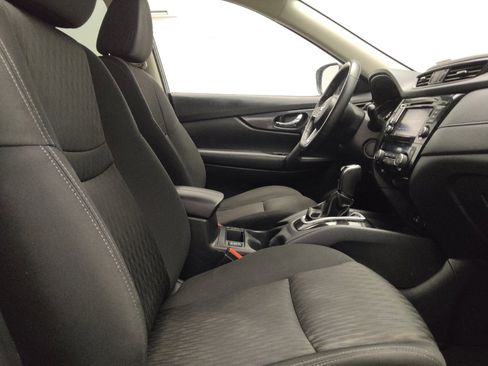 Used 2020 Nissan Rogue SV FWD image 21