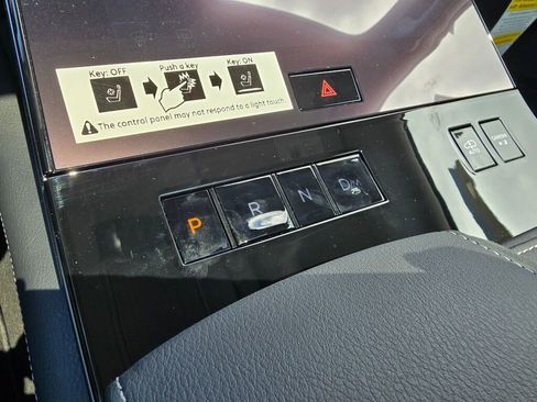 New 2025 INFINITI QX80 Sensory image 28