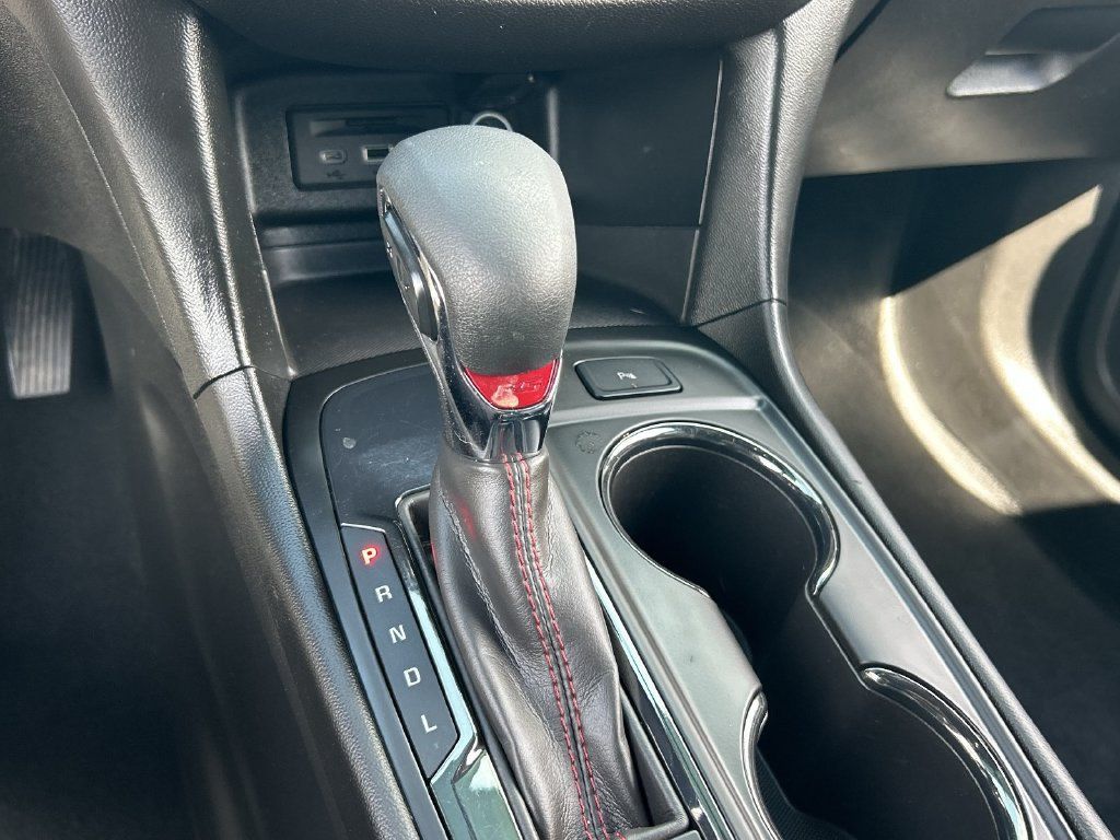 Used 2022 Chevrolet Equinox RS w/ RS Leather Package FWD image 30