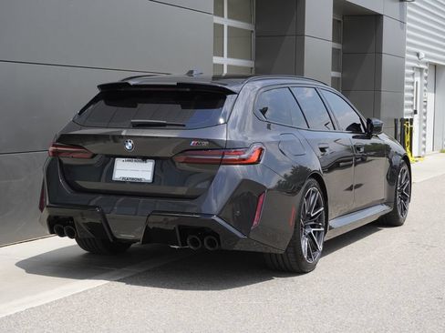 Used 2026 BMW M5 Touring AWD/4WD image 2