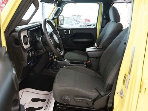 Used 2024 Jeep Wrangler Unlimited AWD/4WD image 26