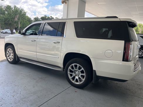 Used 2015 GMC Yukon XL Denali w/ Touring Package RWD image 2