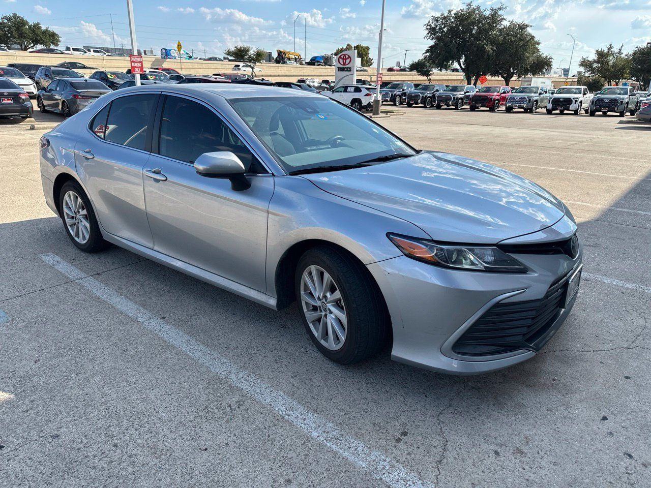 Used 2023 Toyota Camry LE FWD image 2
