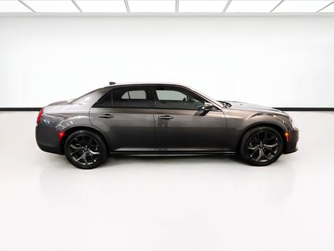 Used 2021 Chrysler 300 Touring L RWD image 23