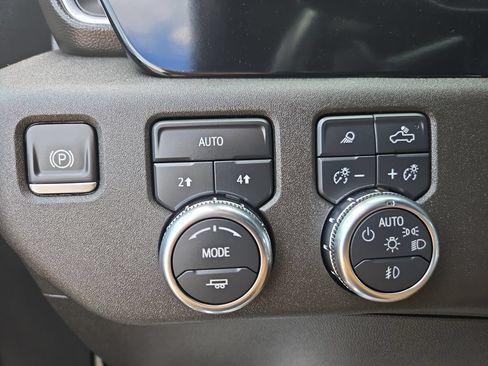 Used 2024 GMC Sierra 1500 Elevation w/ Elevation Premium Package AWD/4WD image 21