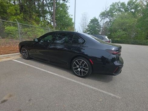 Certified 2025 BMW 750e xDrive image 13