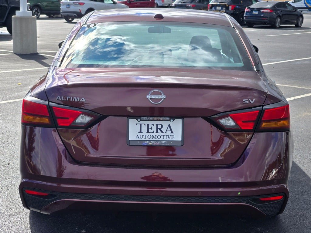 Used 2024 Nissan Altima 2.5 SV FWD image 12