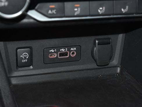 Certified 2025 Nissan Sentra SV w/ Lighting Package FWD image 12