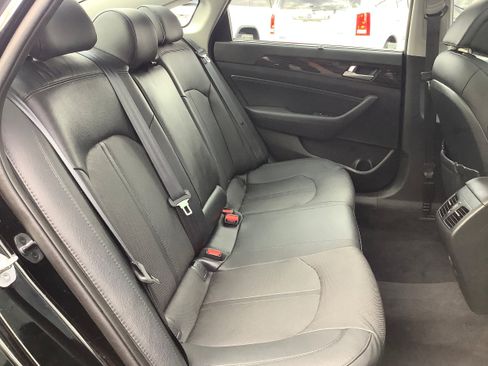 Used 2016 Hyundai Sonata Limited w/ Option Group 04 FWD image 14