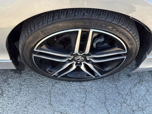 Used 2017 Honda Accord Sport image 28