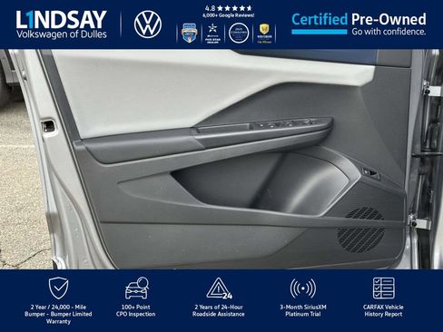 Certified 2022 Volkswagen Taos SE image 9