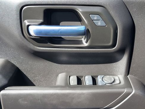 Used 2025 Chevrolet Silverado 1500 Custom image 15