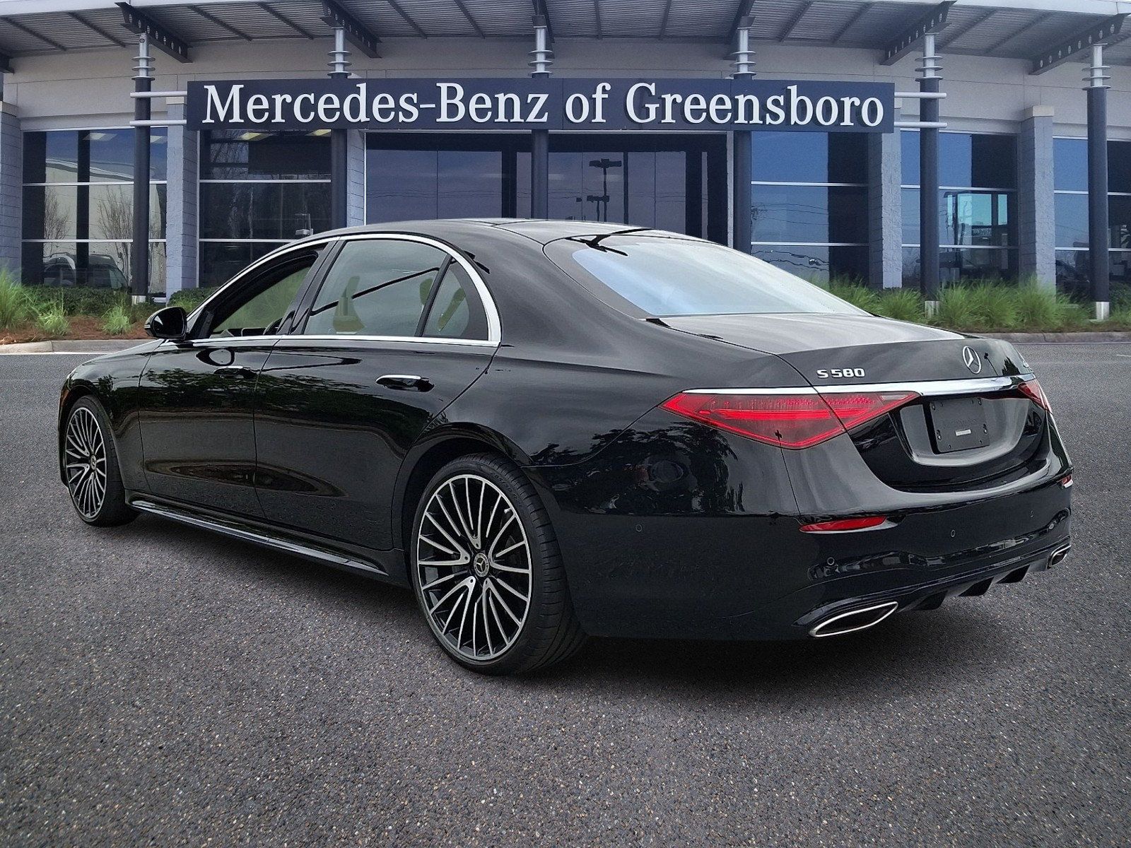 Certified 2022 Mercedes-Benz S 580 4MATIC Sedan image 4