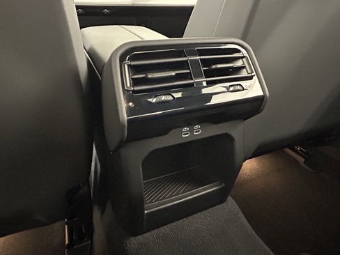 Used 2024 BMW i5 eDrive40i w/ M Sport Package image 35