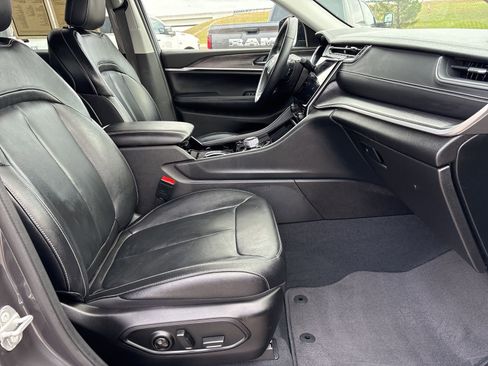 Used 2022 Jeep Grand Cherokee L Limited image 17