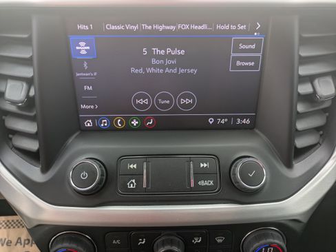 Used 2023 GMC Acadia SLE w/ Driver Convenience Package image 24