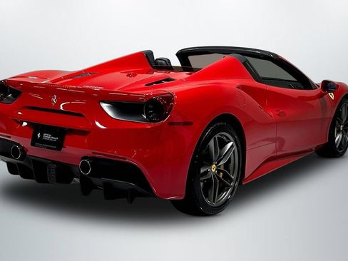 Used 2018 Ferrari 488 Spider RWD image 7