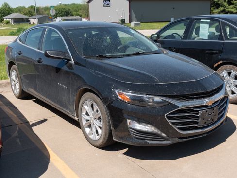 Used 2024 Chevrolet Malibu LT FWD image 1
