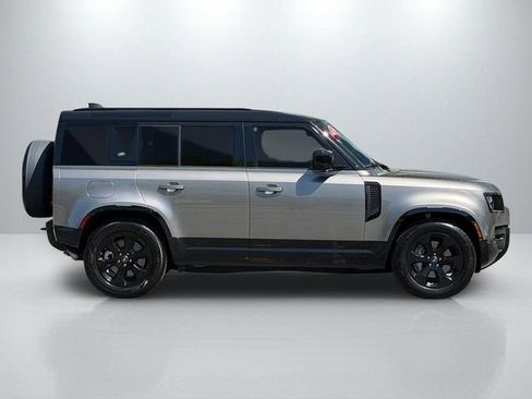 Used 2024 Land Rover Defender 110 X-Dynamic SE AWD/4WD image 8