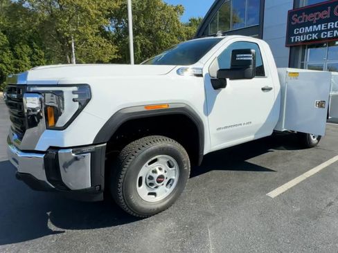Used 2024 GMC Sierra 2500 Pro w/ Convenience Package image 4