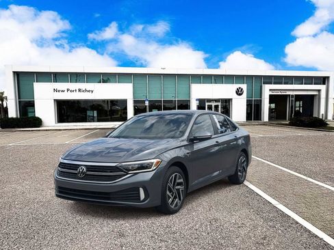 Used 2024 Volkswagen Jetta SEL image 4