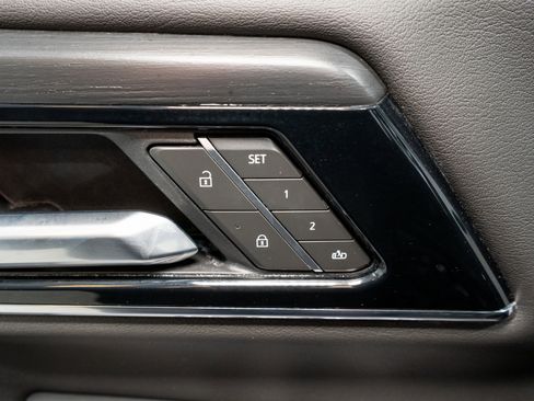 Used 2025 GMC Yukon Denali image 14