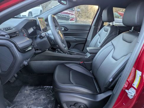 New 2026 Jeep Compass Limited image 12