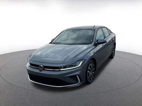 Used 2025 Volkswagen Jetta SE image 7