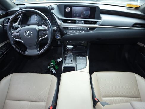 Used 2019 Lexus ES 300h w/ Premium Package FWD image 7