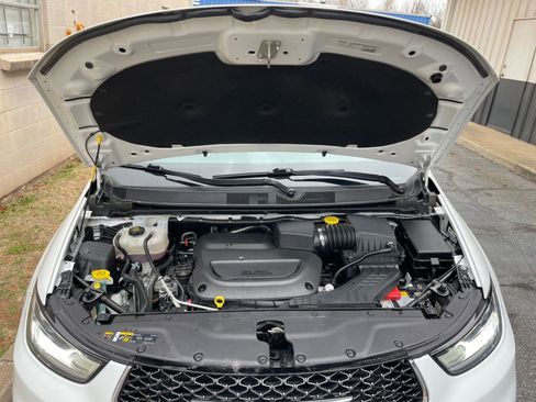 Used 2025 Chrysler Pacifica Select image 34