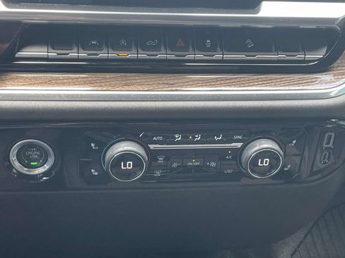 Used 2022 Chevrolet Silverado 1500 LT AWD/4WD image 29