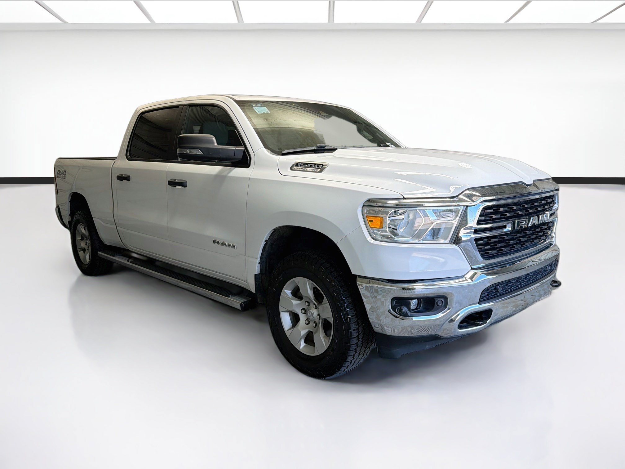 Used 2023 RAM 1500 Big Horn AWD/4WD image 3