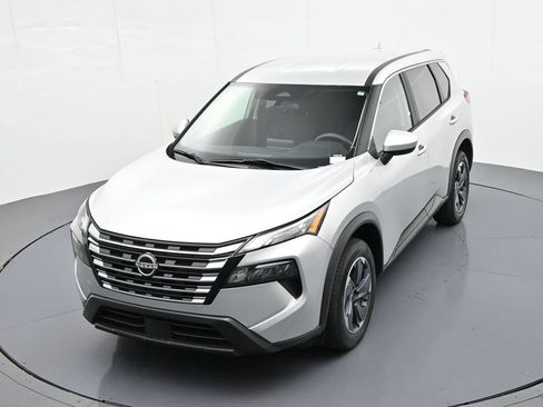 Used 2024 Nissan Rogue SV FWD image 16