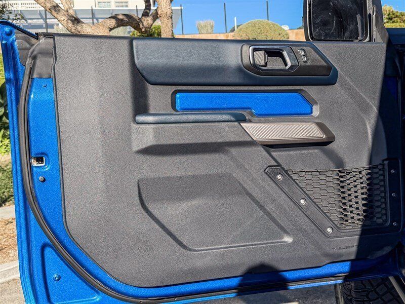 Used 2021 Ford Bronco First Edition AWD/4WD image 38