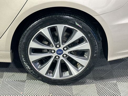 Used 2019 Ford Fusion SEL image 12