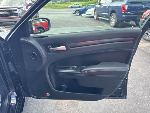 Used 2016 Chrysler 300 S image 26