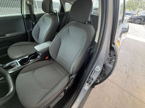 Used 2025 Kia K4 FWD image 35