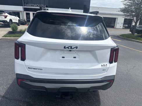 Used 2025 Kia Sorento SX AWD/4WD image 4