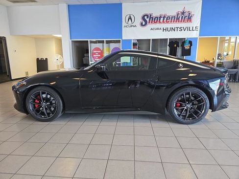 Used 2025 Nissan Z Performance w/ Floor Mat Package RWD image 5