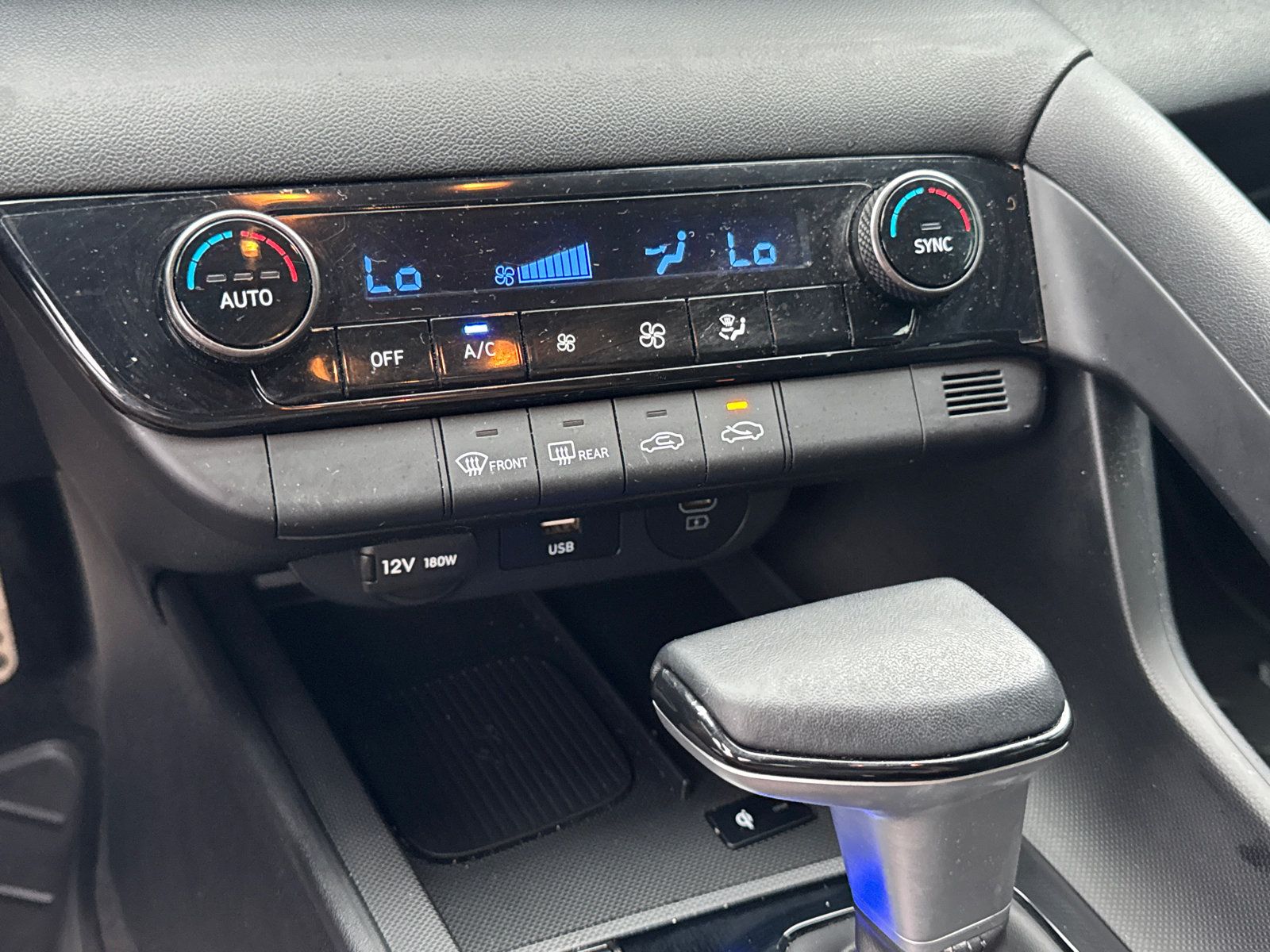 Used 2025 Hyundai Elantra Sport FWD image 28