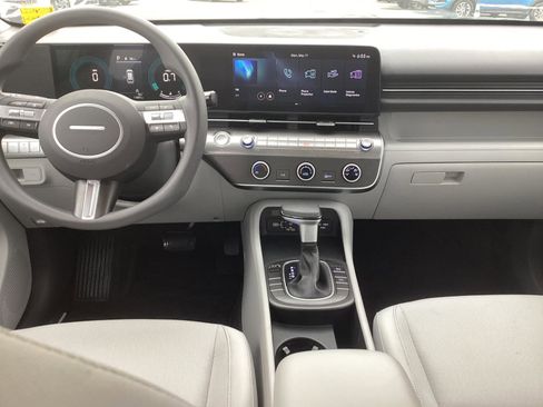 Used 2025 Hyundai Kona SE FWD image 23