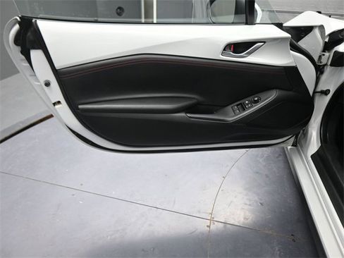 Used 2016 MAZDA MX-5 Miata Grand Touring image 13