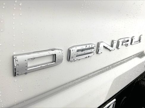 New 2026 GMC Sierra 2500 Denali w/ Denali Reserve Package image 17