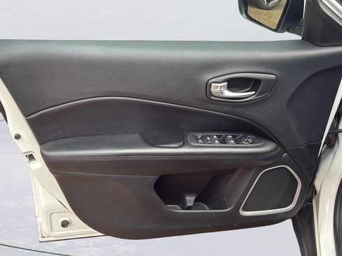 Used 2021 Jeep Compass Latitude FWD image 42