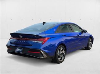 New 2025 Hyundai Elantra SEL video 2