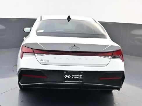 Certified 2026 Hyundai Elantra SE FWD image 5
